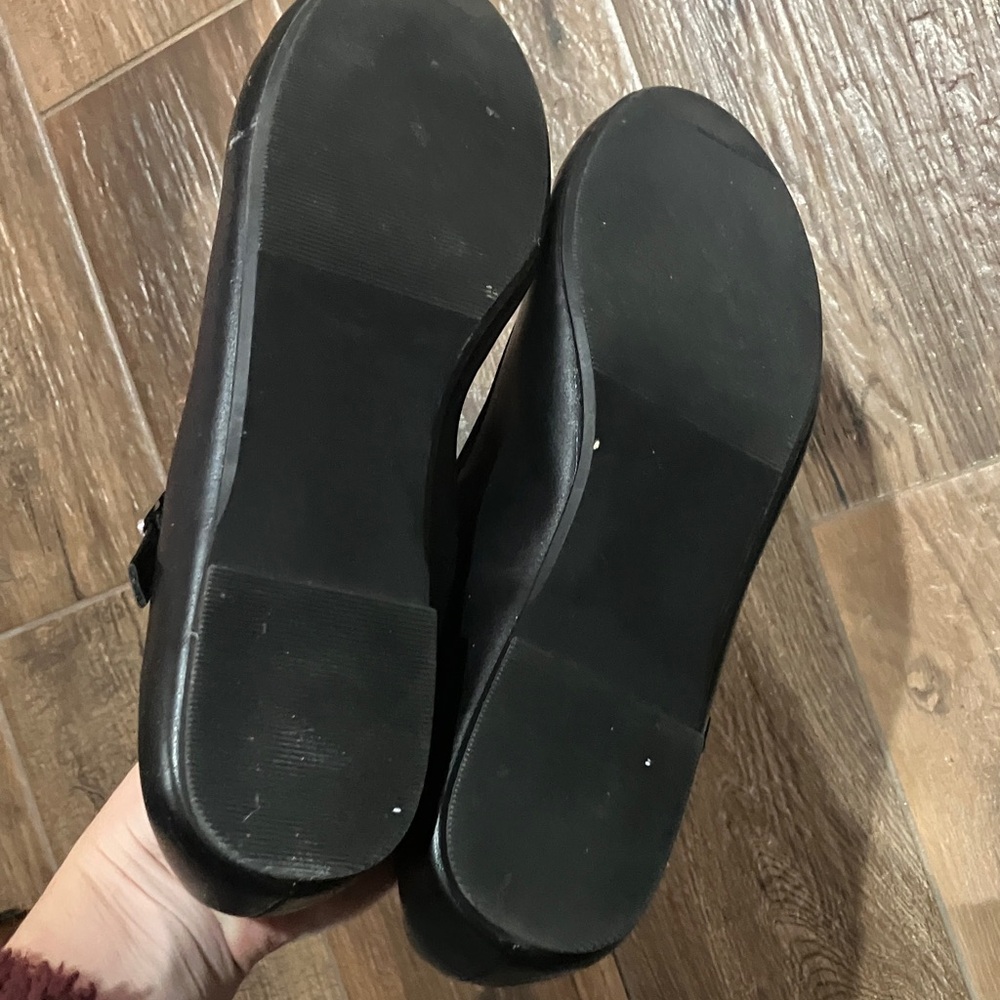 Madden Girl Elegant Black Flats - Picture 2 of 2